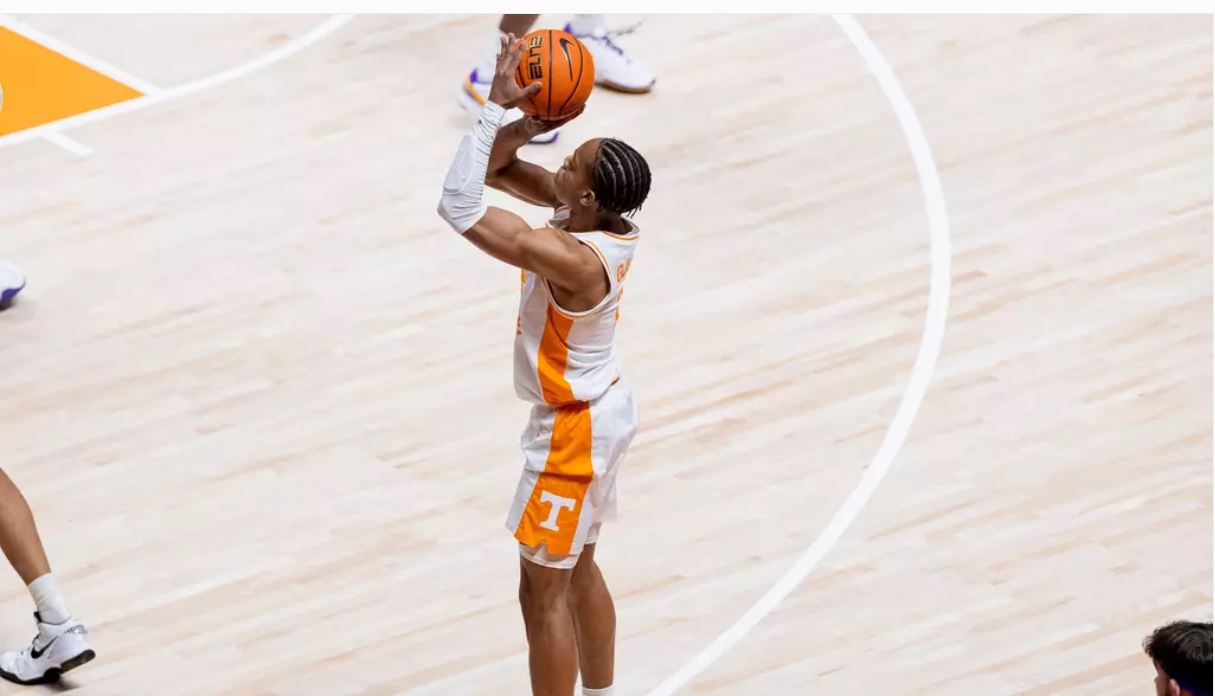 Vols Begin 2024-25 at No. 12 in Coaches Poll