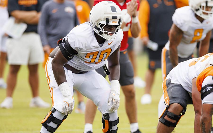 Sanders Jr. Tabbed to Shaun Alexander Freshman of the Year Award Watch List