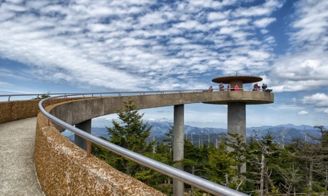 Upcoming half-day closures of Kuwohi Road on Sept. 9 and 16 for educational programs