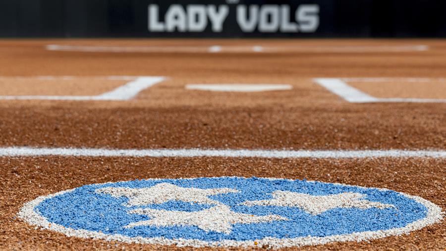 Lady Vols Scheduled for Eight Fall Ball Games