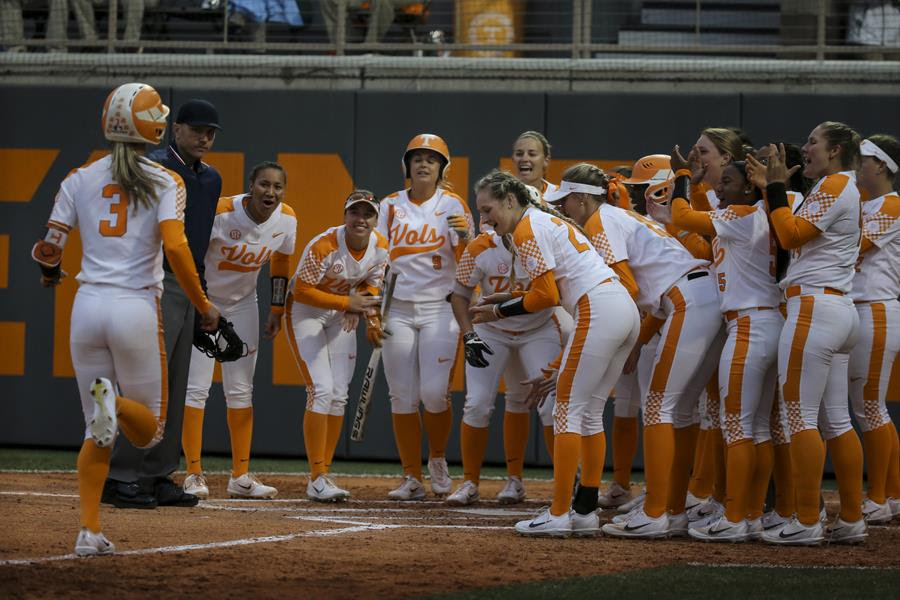 McSwain’s Five RBIs Lead UT Softball to Sweep Over No. 20 Kentucky