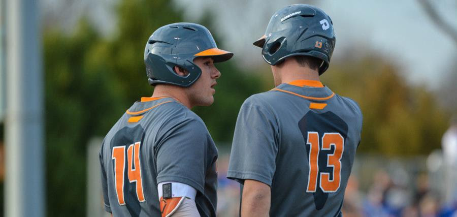 Vols drop finale 5-4, win series at No. 7 Florida; now 17-12, 3-9 SEC