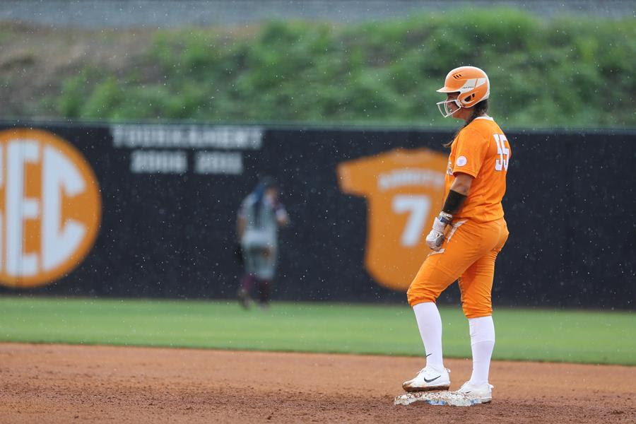 #8 Vols Drop Game Two to #9 Texas A&M, 6-5