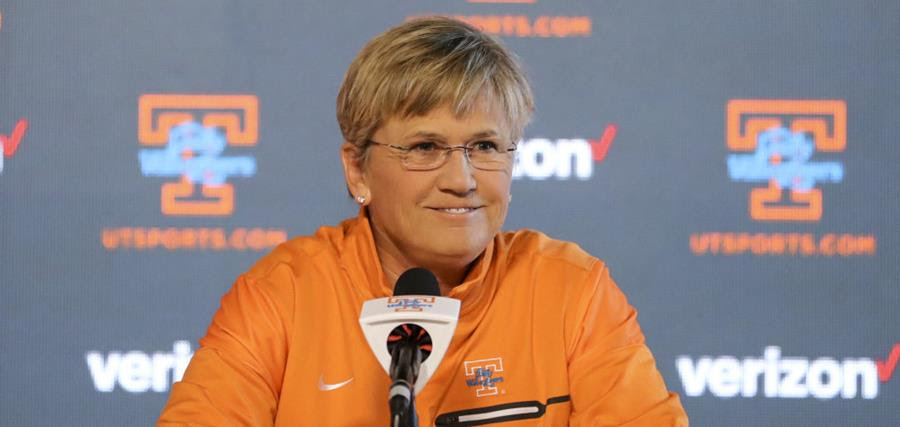Holly Warlick 1-on-1 interview with Jimmy Hyams
