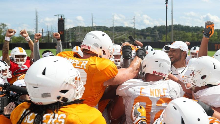 Jones, Vols Surprise Walk-On Eli Wolf with Scholarship