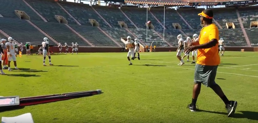 Video – Vols practice 18: Wide Receivers