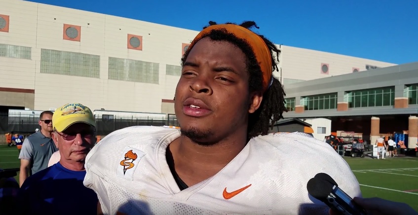 Video – Jashon Robertson praises “big dude” Trey Smith