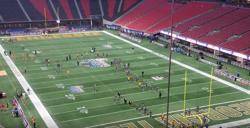 Video: UT walks the field in pregame and meets; view inside Mercedes-Benz Stadium