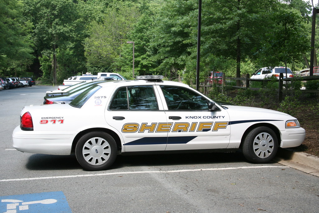 The Knox County Sheriff’s Office is Investigating After a Man’s Body is Found on a North Knoxville Road