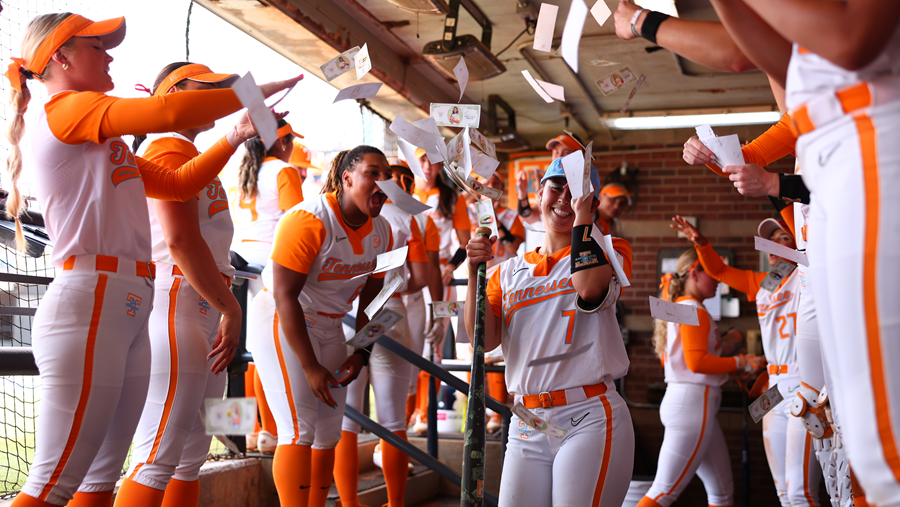 #7 Lady Vols Explode for 17 Runs in NCAA Regional Opener