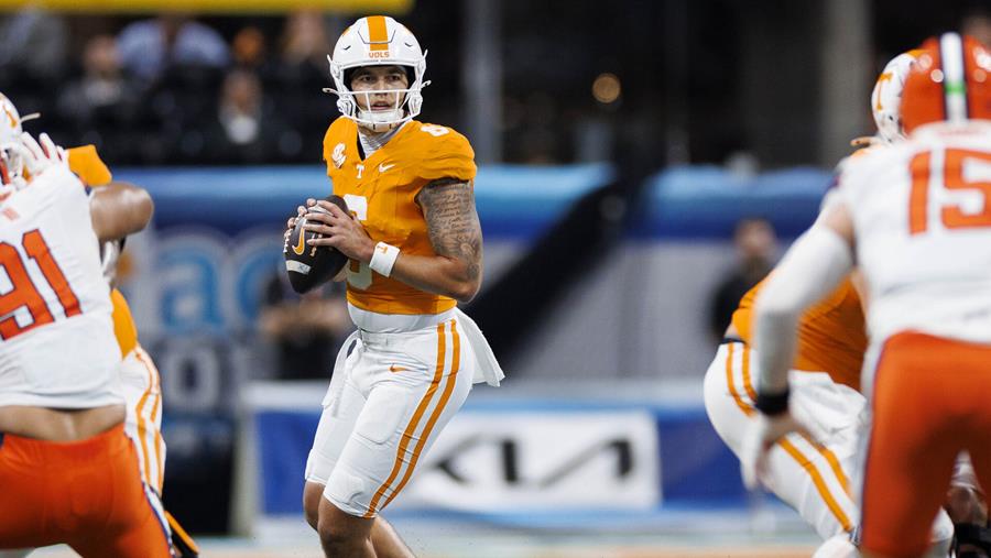 Joey Aguilar Named Manning Award Star of the Week