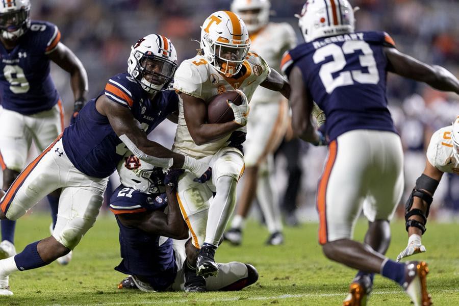 Vols can’t hold 10-0 lead, pick-6 & missed FGs lead to 30-17 loss at No. 23 Auburn