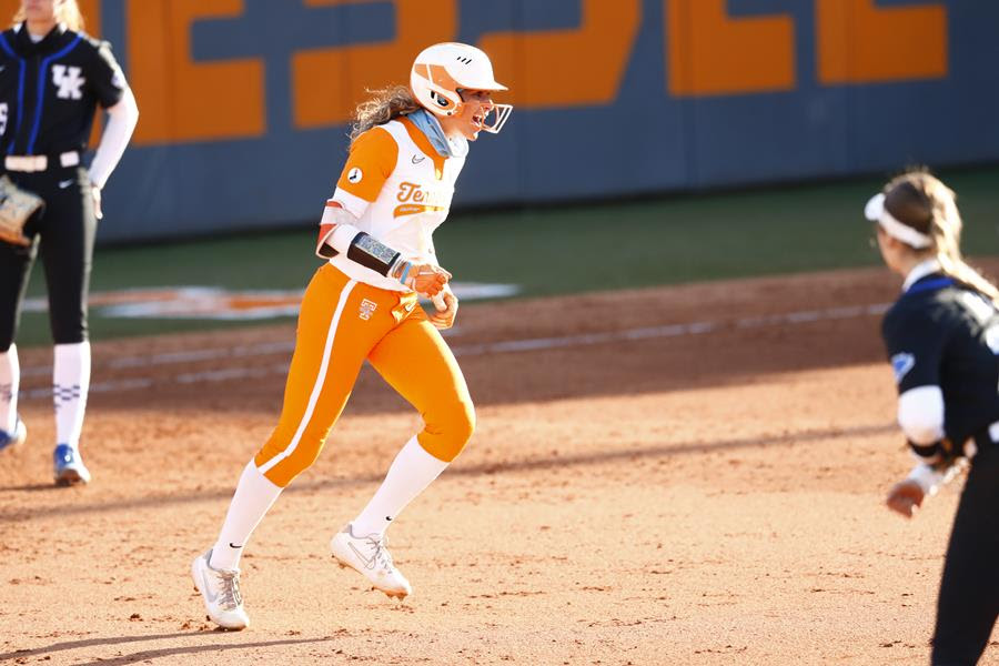 Postgame/Boxscore/Story: Explosive Fifth Inning Leads No. 21 Lady Vols Past No. 8 Kentucky, 6-1