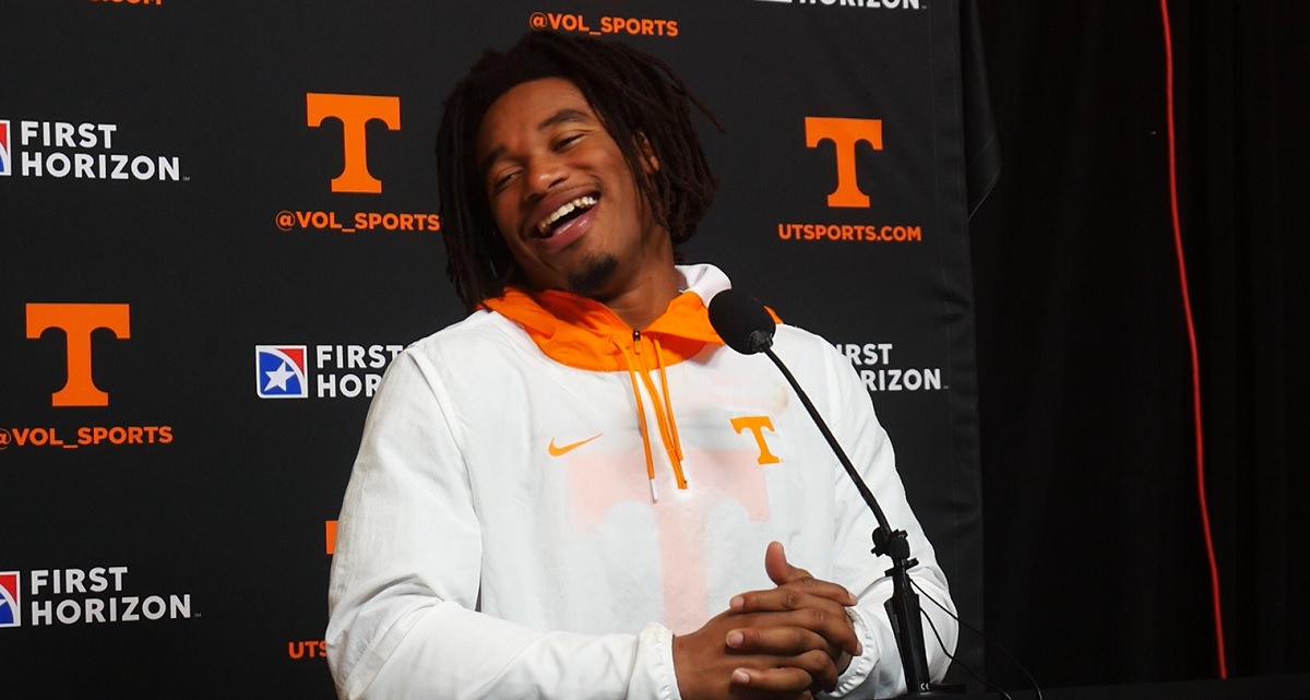 WATCH: Jones Jr. “I love this football team. Love this university. If I was to drop a tear (on Senior Day,) it would be tears of joy. Just soak it all in.”