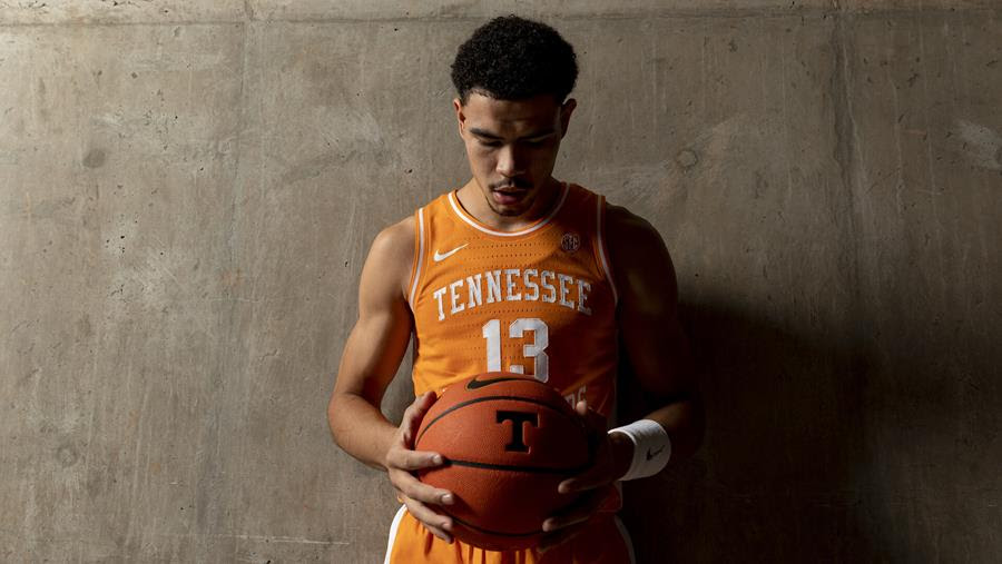 Hoops Preview: #4 Tennessee vs. #10 Texas