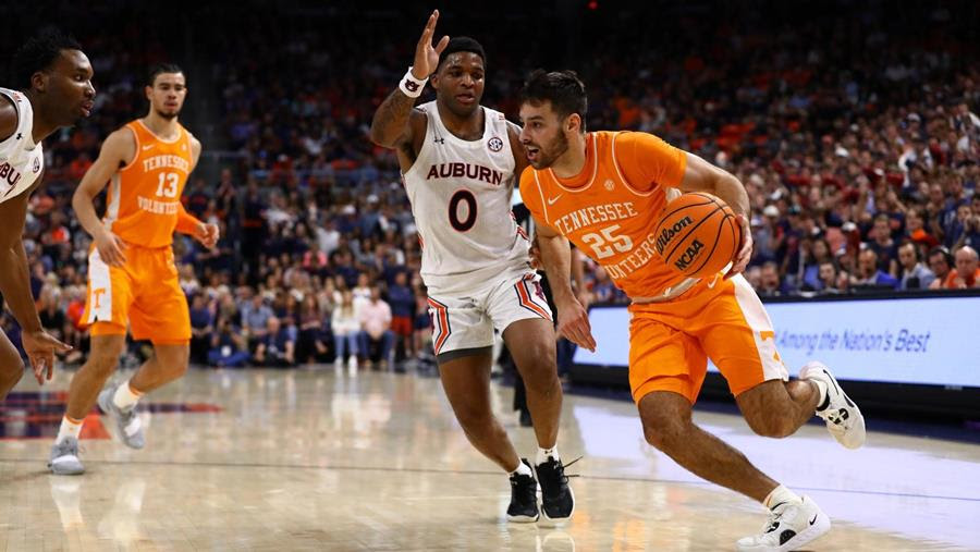 Highlights/Postgame/Stats/Story: Points off turnovers, fast break points contribute to No. 12 Vols loss at Auburn, 79-70