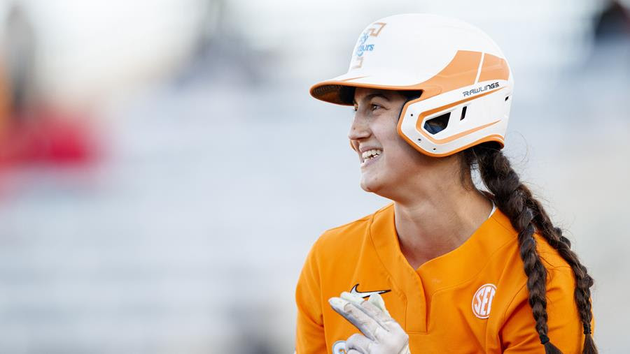 Stats/Story: Koutsoyanopulos’ Four RBIs Lead #3/4 Lady Vols to Series Win at #21/25 Texas A&M