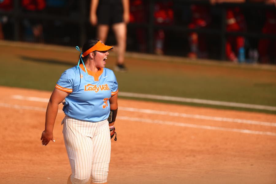 Postgame/Stats/Story: No. 4 Lady Vols Punch Ticket to Super Regionals, Defeat Indiana, 7-3