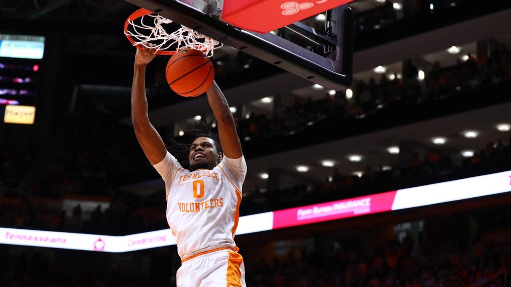 #5 VOLS HAND #22/19 OLE MISS FIRST LOSS, 90-64