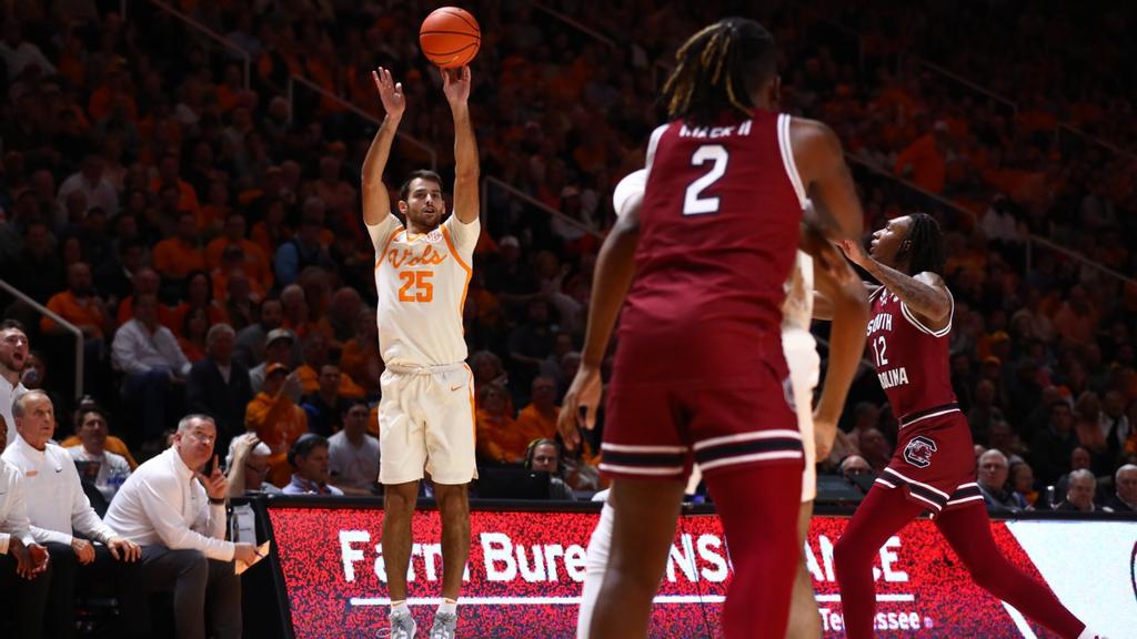 #5 VOLS FALL TO SOUTH CAROLINA, 63-59