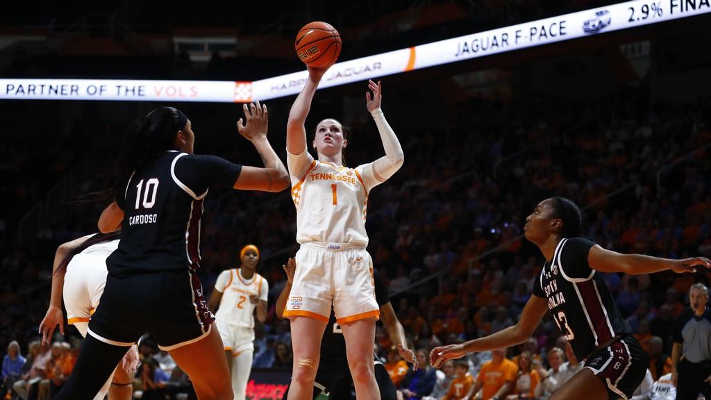 LADY VOLS PUSH NO. 1 GAMECOCKS TO LIMIT BEFORE FALLING