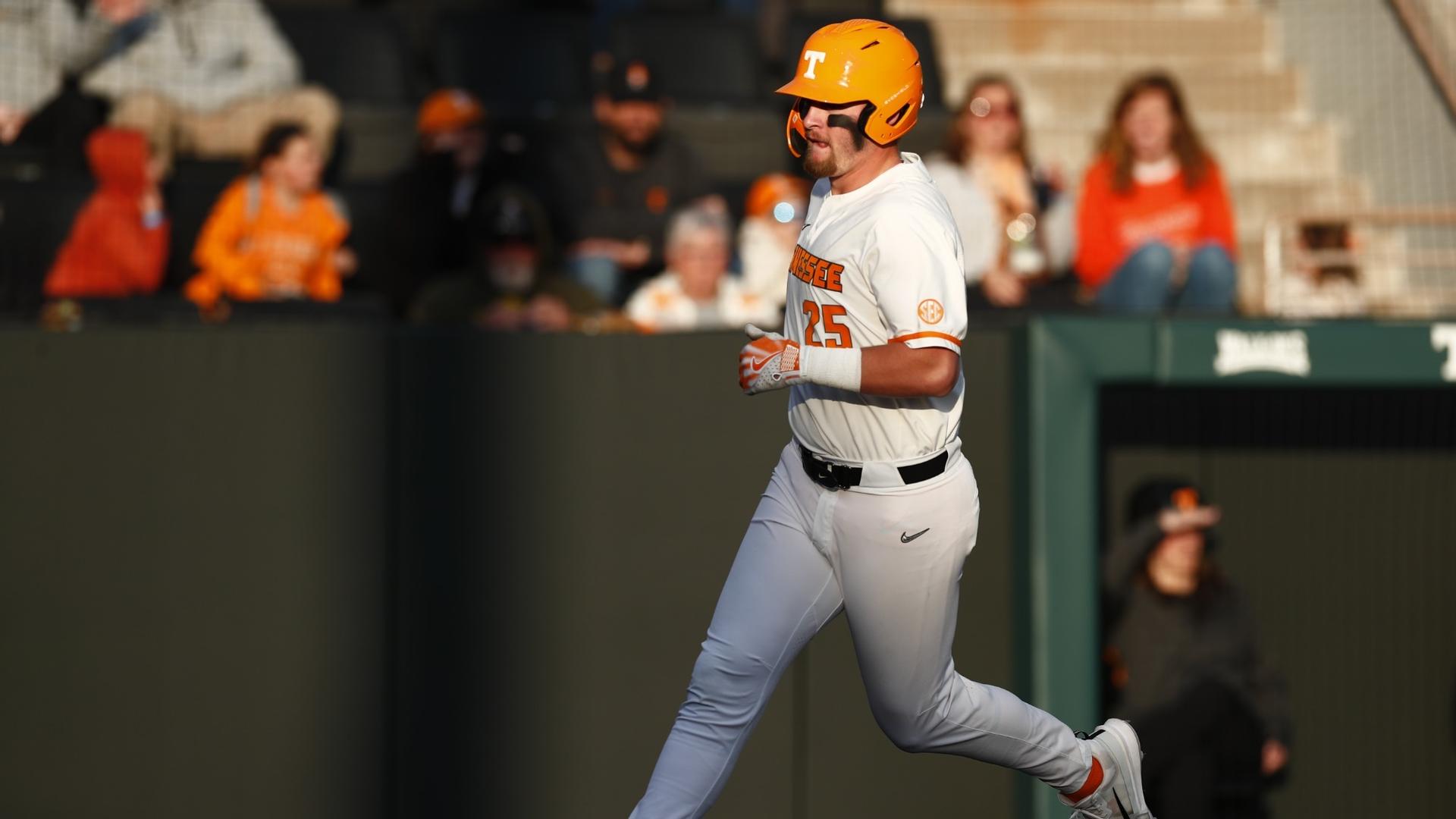Another Big Third Inning Propels #7/9 Vols Past UAlbany in Series Opener