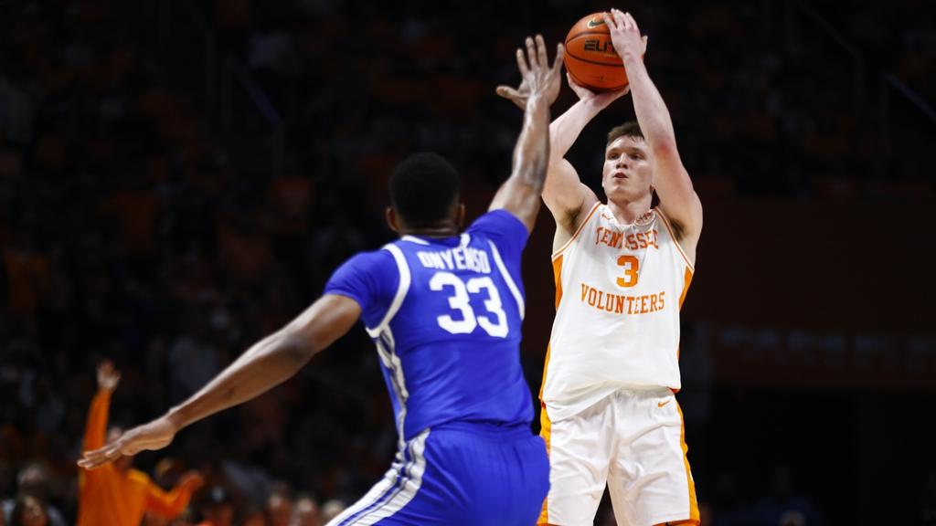 KNECHT NOTCHES 40 IN #4 VOLS’ 85-81 SETBACK TO #15/13 KENTUCKY