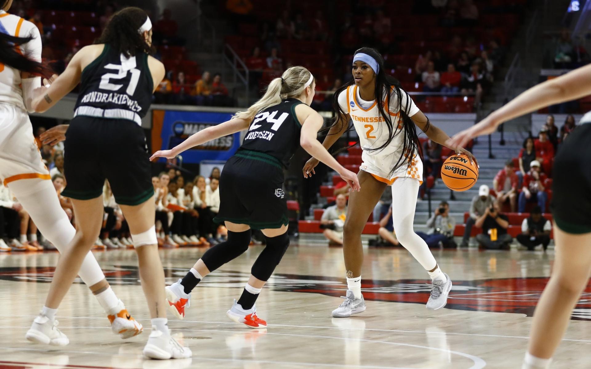 Hot-Shooting Lady Vols Cruise Past Green Bay In NCAA First Round, 92-63