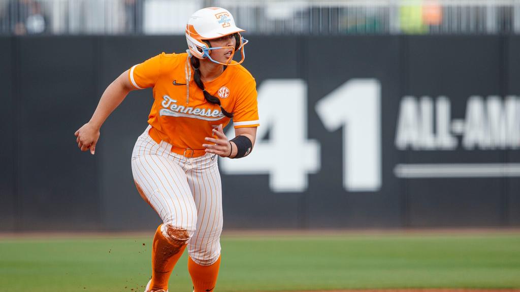 #7 TENNESSEE EARNS SECOND SEC SERIES SWEEP WITH 8-0 WIN OVER #23 SOUTH CAROLINA
