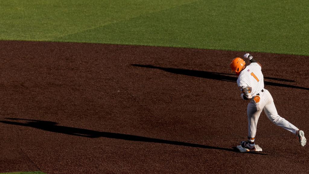 #1 VOLS BLANK BRUINS, 10-0, ON SENIOR NIGHT