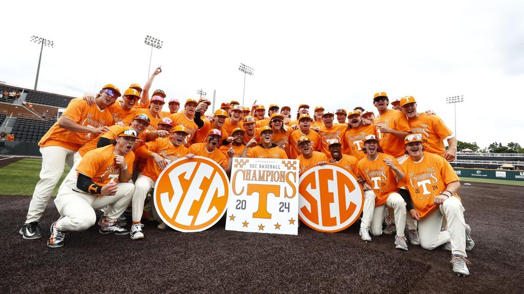 #1 VOLS CLAIM FIFTH SEC REGULAR SEASON TITLE WITH SWEEP OF #23 GAMECOCKS