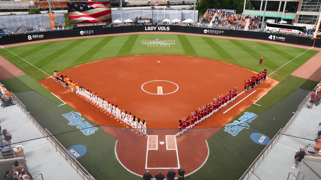 #3 [3] TENNESSEE DROPS HEARTBREAKER TO NO. 14 ALABAMA IN GAME THREE OF SUPER REGIONALS