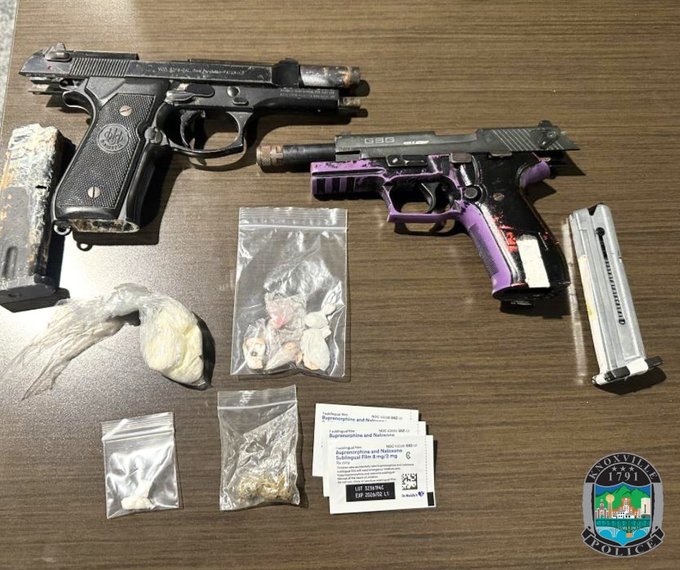 Knoxville Police Recover Guns and Drugs Following Traffic Stop