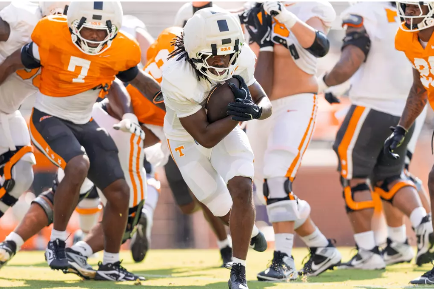 Vols Complete Second Preseason Camp Scrimmage