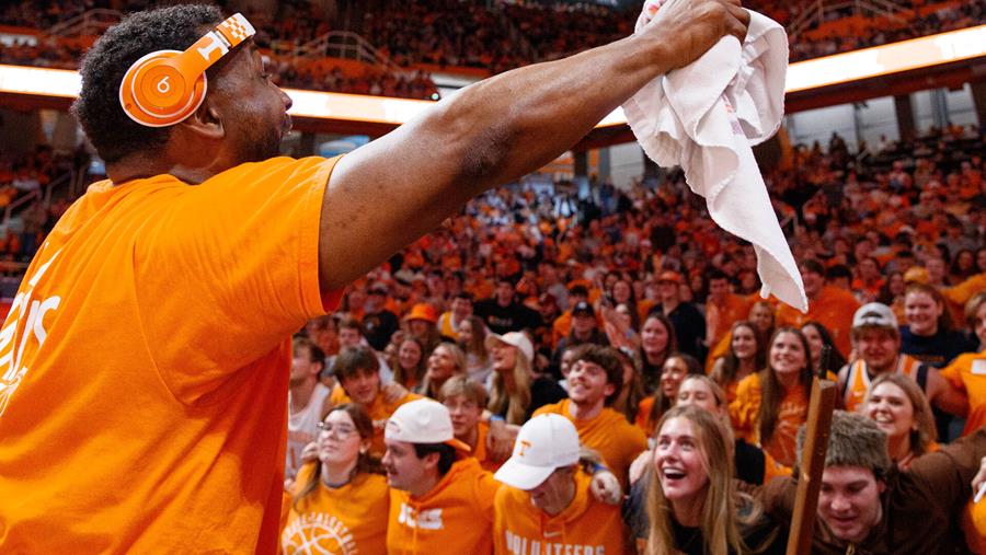 Vols Sold Out of Season Tickets for Third Straight Year
