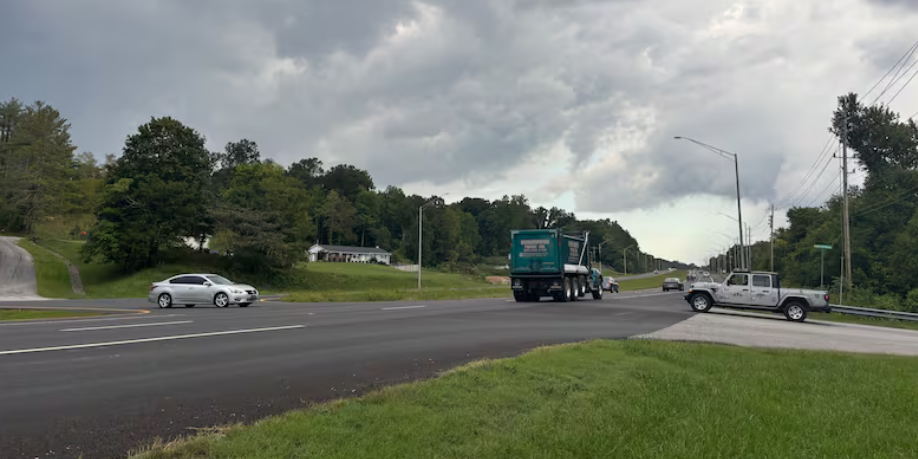 One Anderson County Commissioner Wants a Traffic Light Installed at a Busy Intersection