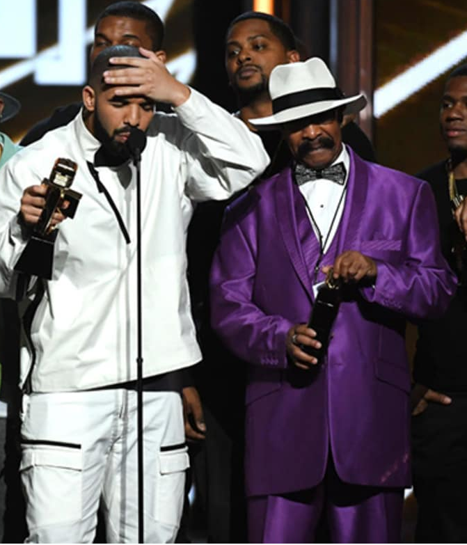 Drake’s Dad Billboard Awards Outfit Was Eye Catching (Video)