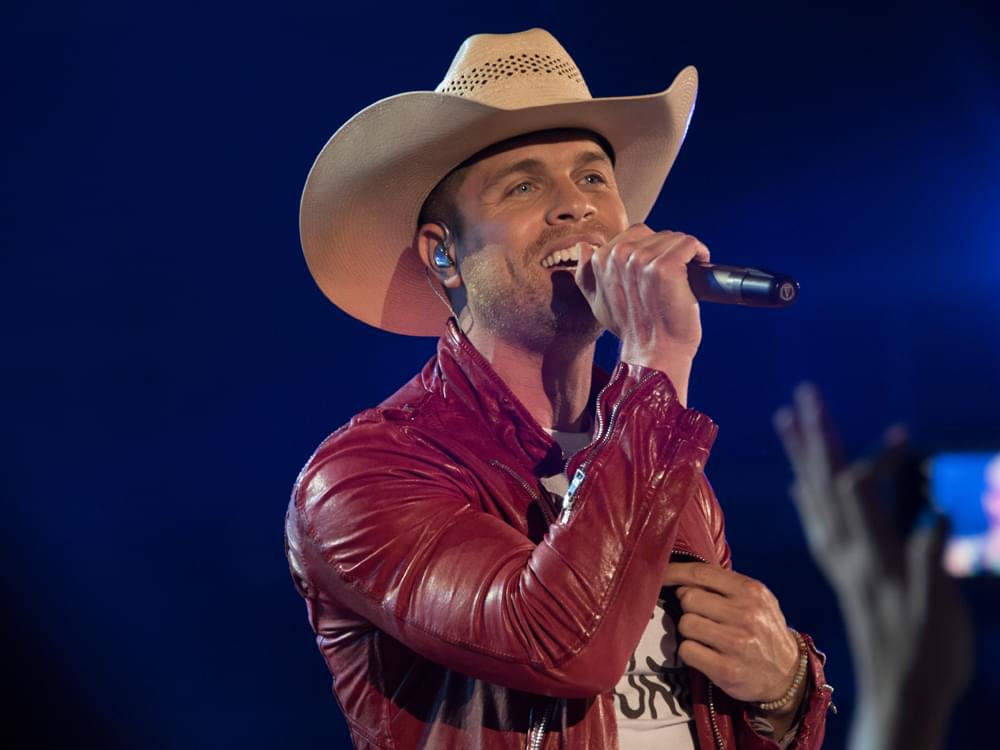 Watch Dustin Lynch Perform Fiery New Single, “Momma’s House,” on “Jimmy Kimmel”