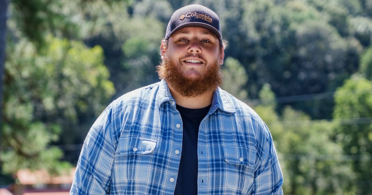 56th CMA Entertainer Of The Year Award Winner – Luke Combs