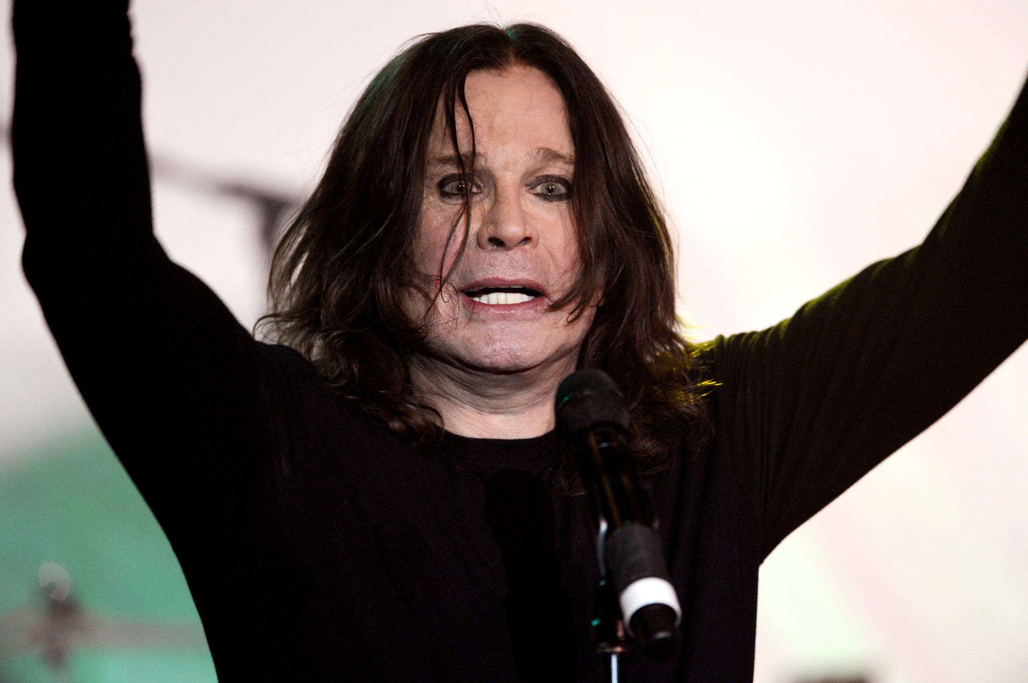 Ozzy admits to wetting himself onstage!