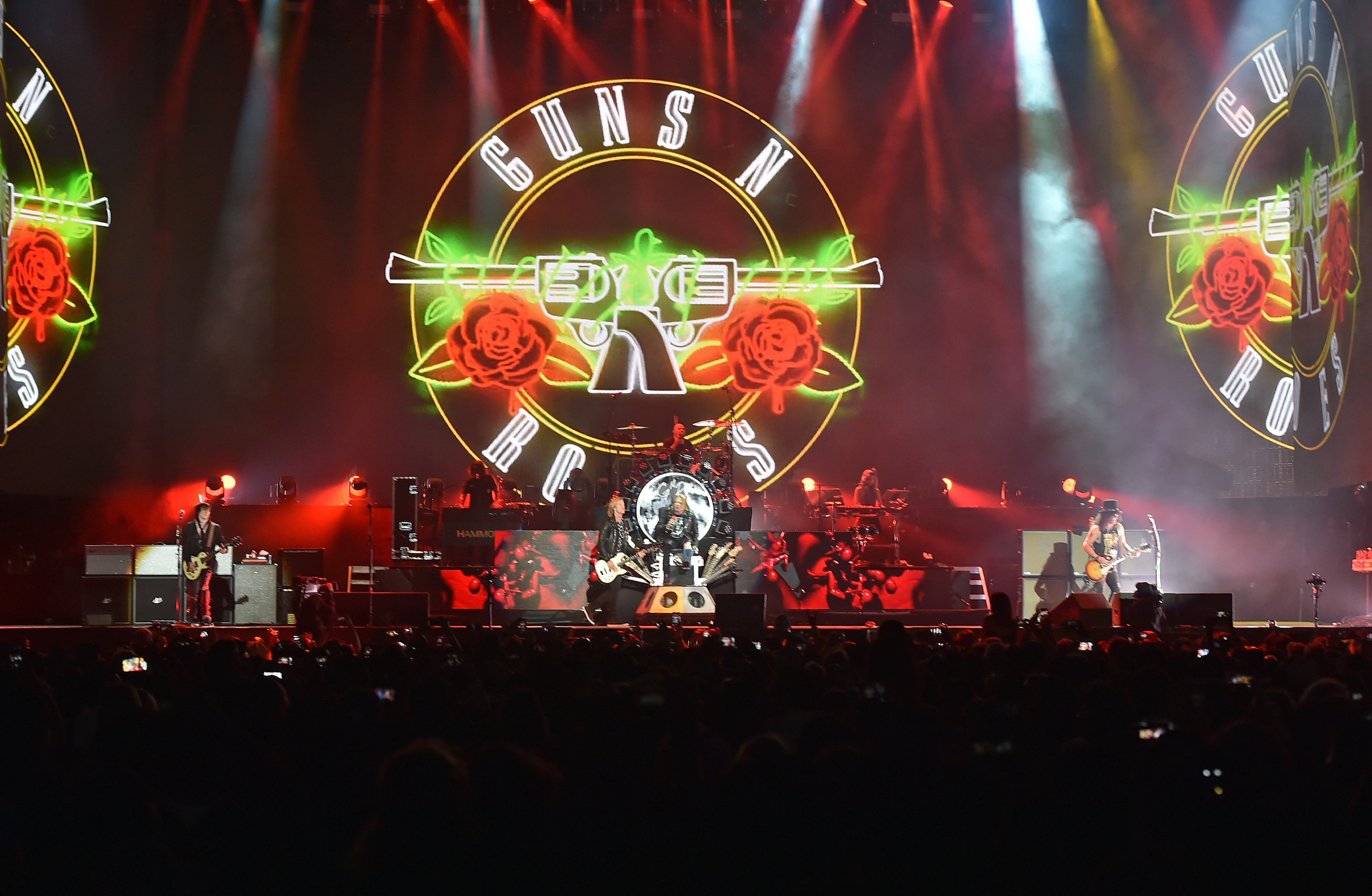 Watch GnR perform “The General” for the first time!