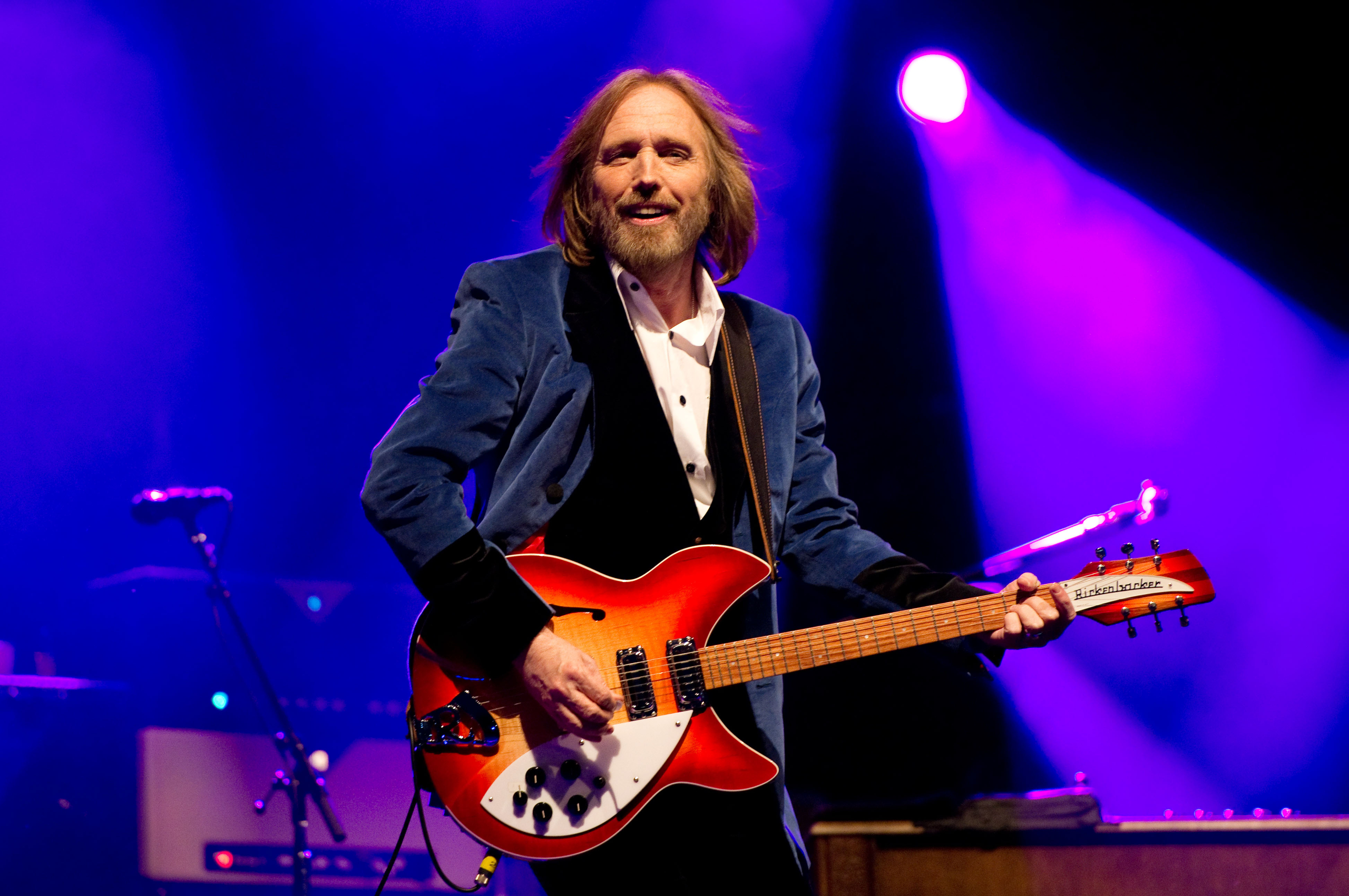 Watch never before seen LIVE Tom Petty footage!