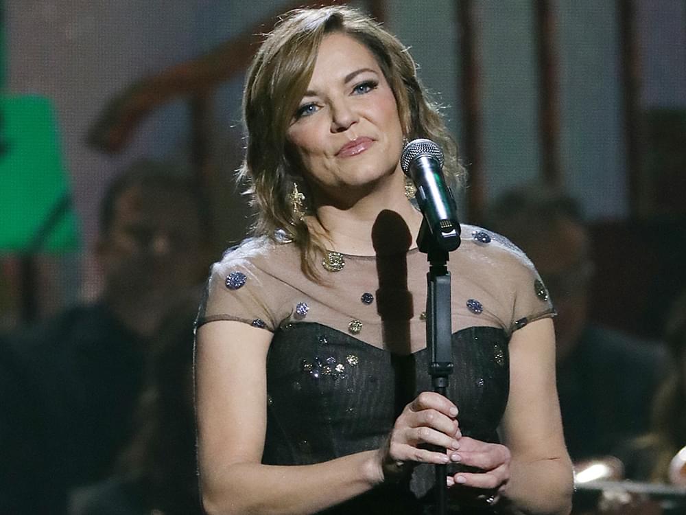 Martina McBride Pens Heartfelt Remembrance After Mother’s Death: “She Taught Us How to Be Strong”