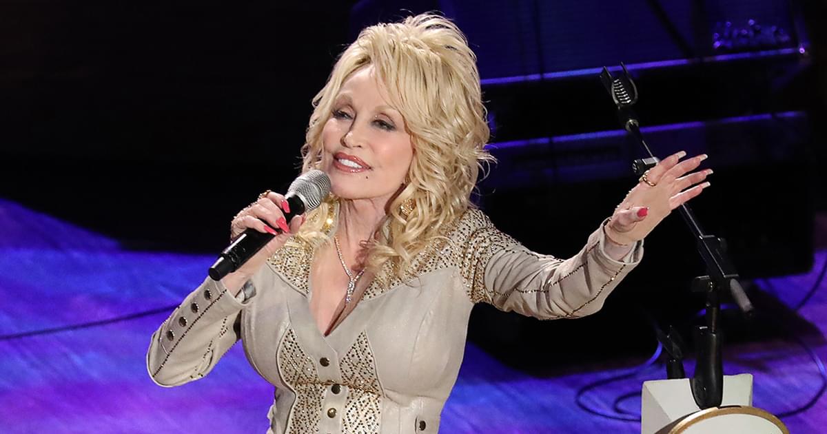 Dolly Parton’s “A Holly Dolly Christmas” Debuts at No. 1 on Billboard Top Country Albums Chart