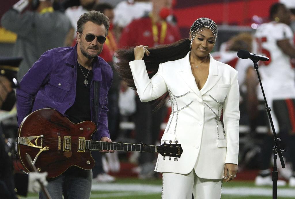 Jazmine Sullivan & Eric Church Sing the National Anthem