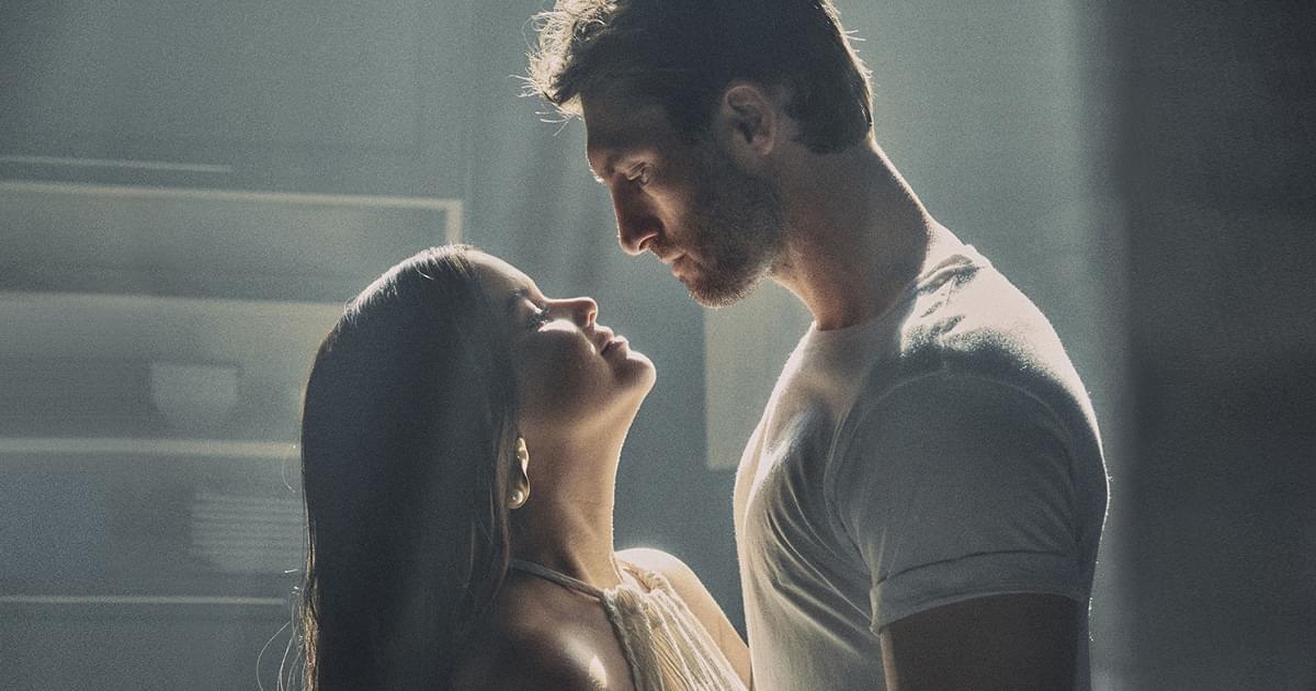 Ryan Hurd & Maren Morris – Making Music Together with “Chasing After You”