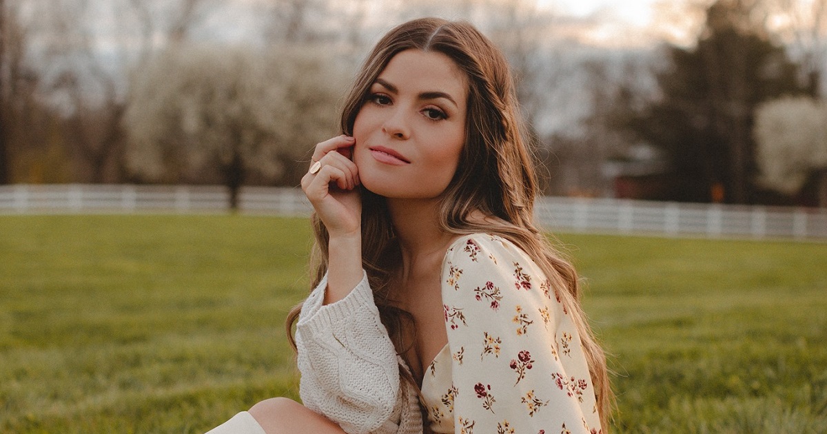 Tenille Arts is Back With A Song That Takes You Back To Then, When? Right Now.