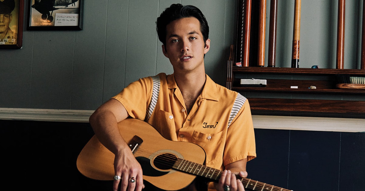 Laine Hardy’s “Here’s To Anyone” Music Video – Here For Everyone