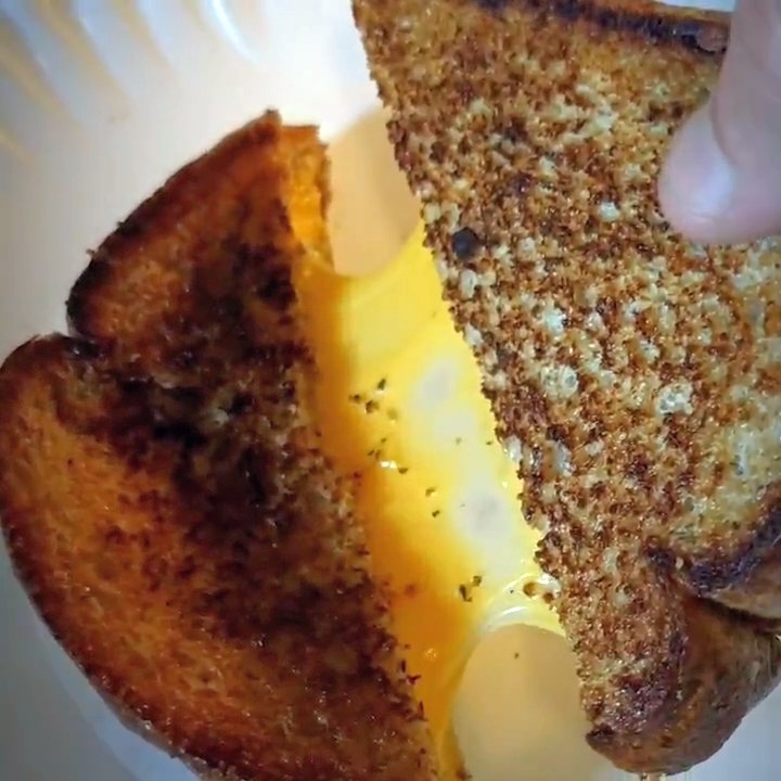 Grilled Cheese 101: Melty, Gooey, Crunchy, Chewy