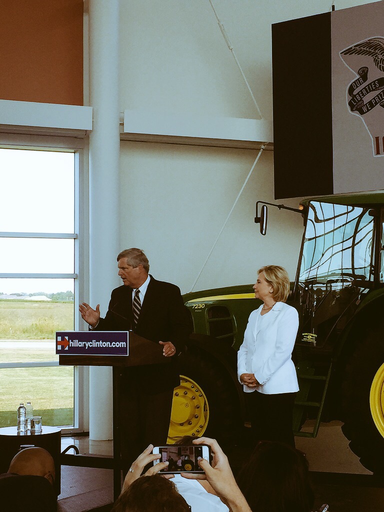 Clinton outlines detailed rural economic plan at DMACC